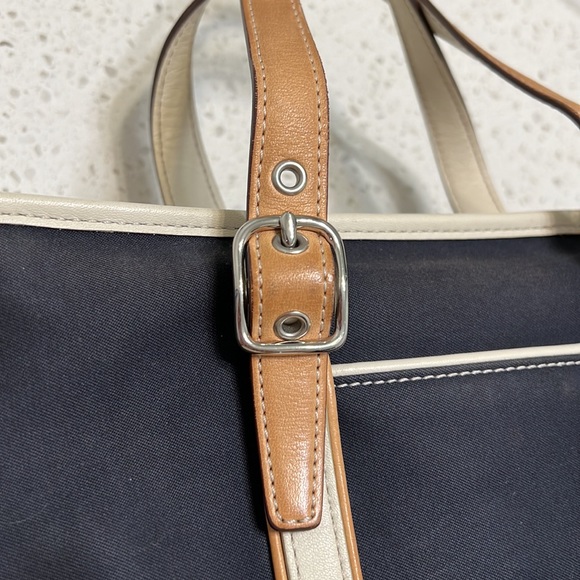 Coach Handbag - Picture 5 of 14